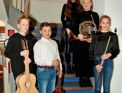 Bundes­wett­be­werb „Jugend musiziert“: Tuttlin­ger Musikschüler*innen erspie­len erfolg­rei­che Platzierungen