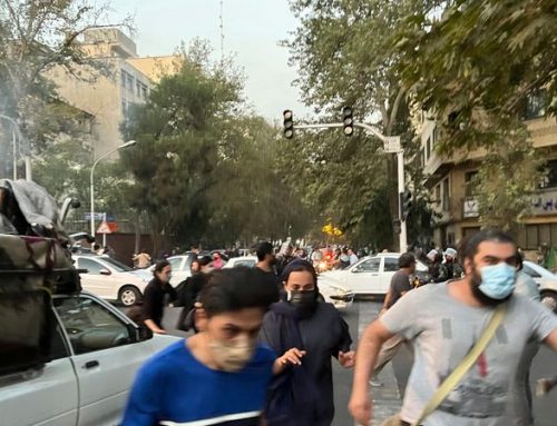 Berich­te: Mehr als 40 Tote bei Protes­ten im Iran