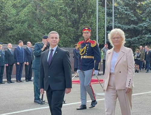 Vertei­di­gungs­mi­nis­te­rin Lambrecht in Moldau