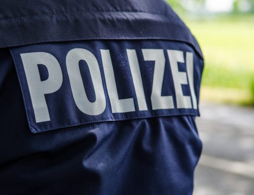 Geisel­nah­me in Ulmer Café — Täter nach Polizei­schüs­sen verhaftet