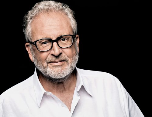 Martin Moszko­wicz erhält Carl Laemm­le Produ­zen­ten­preis für sein Lebenswerk